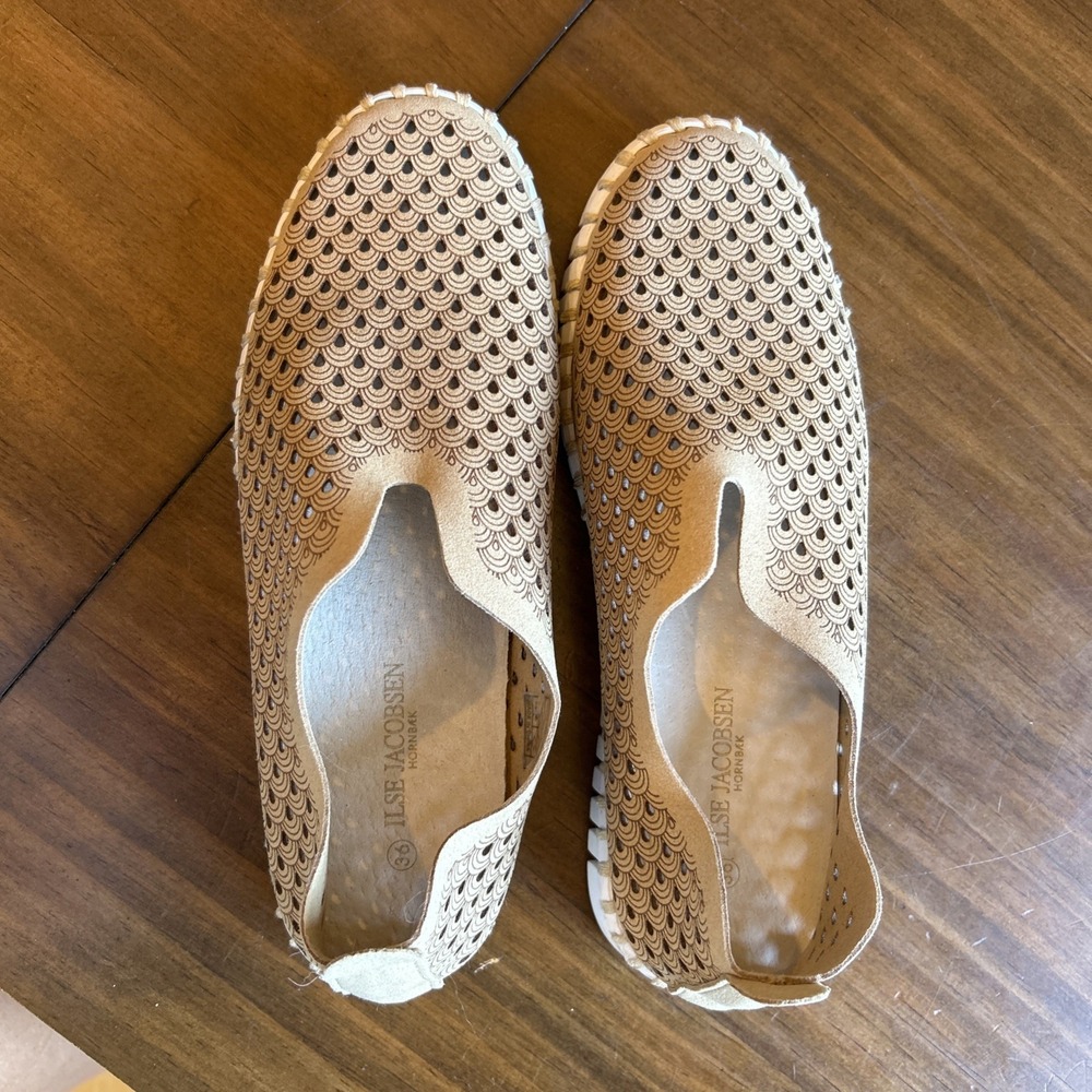 Ilse Jacobsen Beige Perforated Geometric Slip-On Flats Round Toe Women EU 36